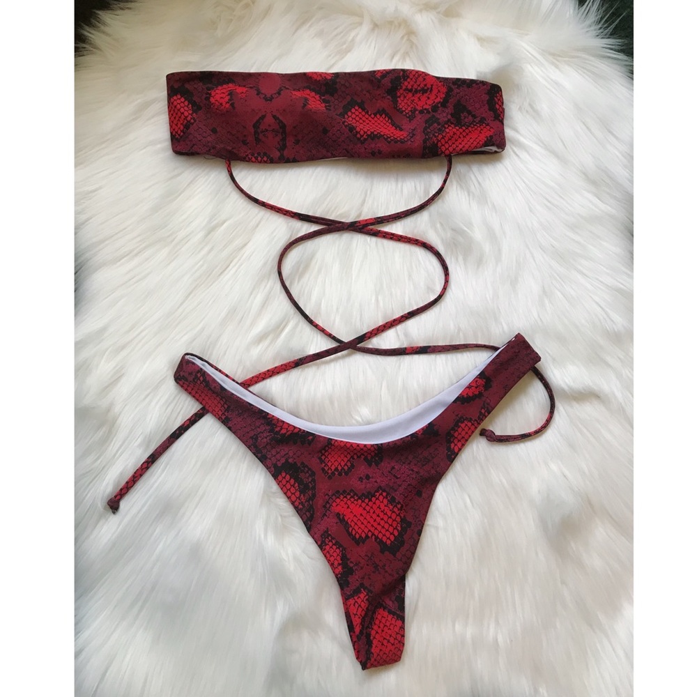 Never worn/ Snake skin bathing suit